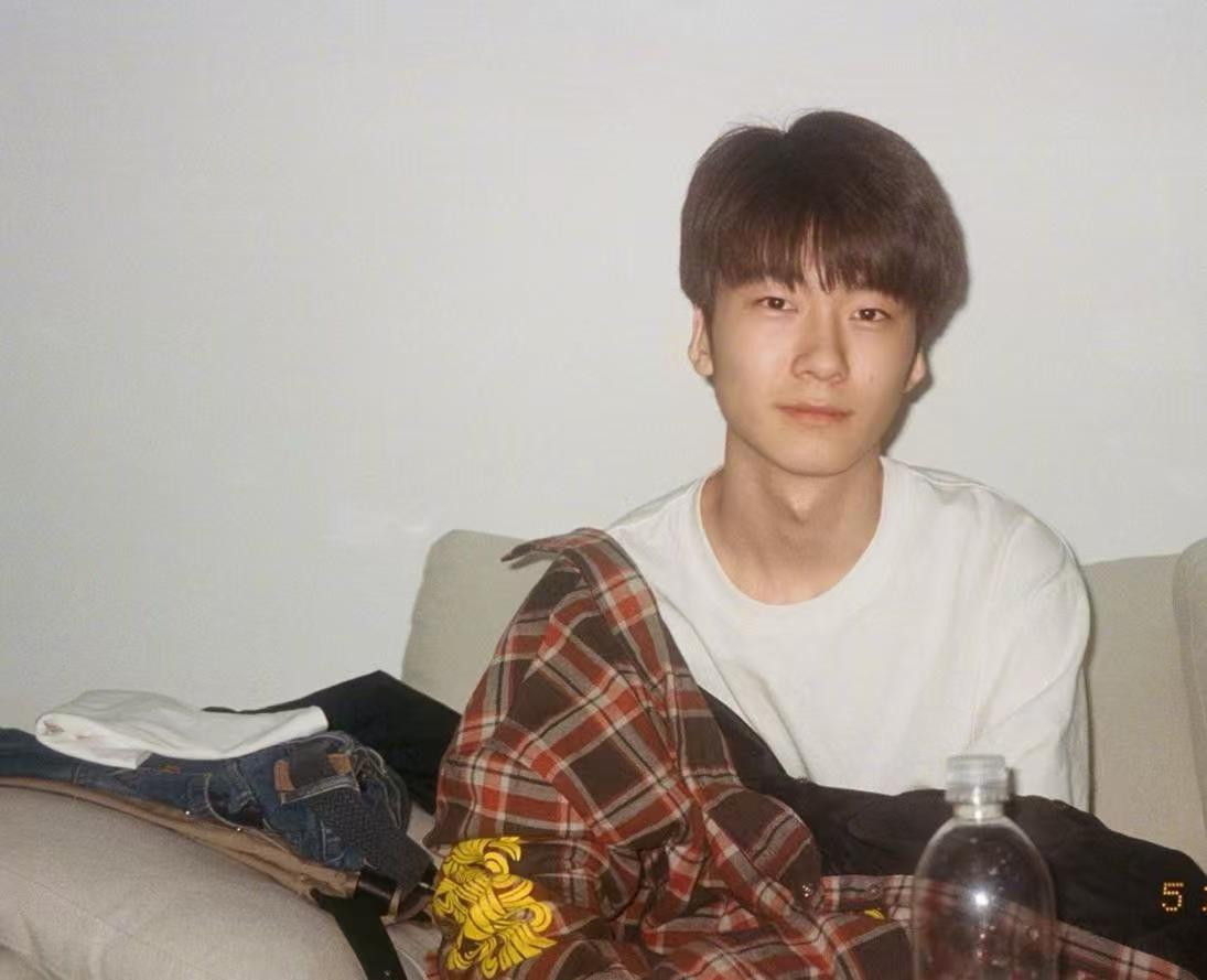 张亮的儿子颜值好高，好适合出道啊！
在国外读书的张亮儿子天天晒出自己18岁生日照