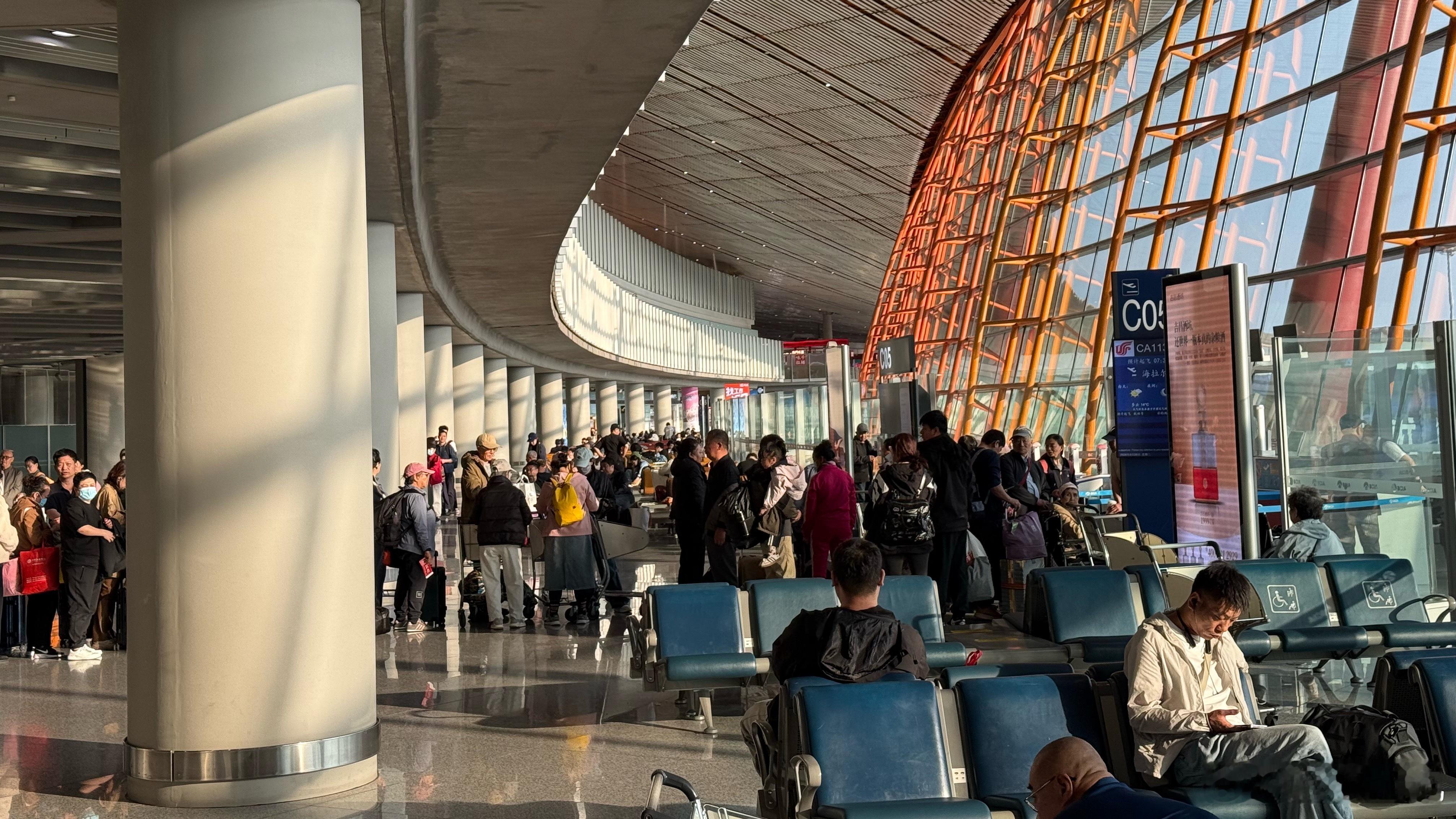 北京首都国际机场T3航站楼老机位的新照片，这次有点特殊，正好赶上一个北京航州的航