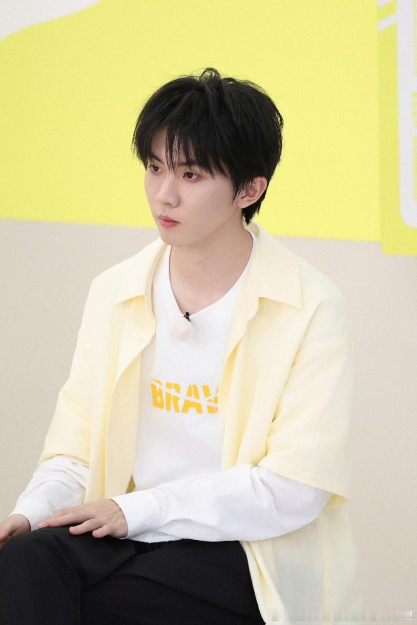 马嘉祺以为自己藏得可好了马嘉祺自投罗网式撕名牌奔跑吧 马嘉祺：我藏好了你们找不到