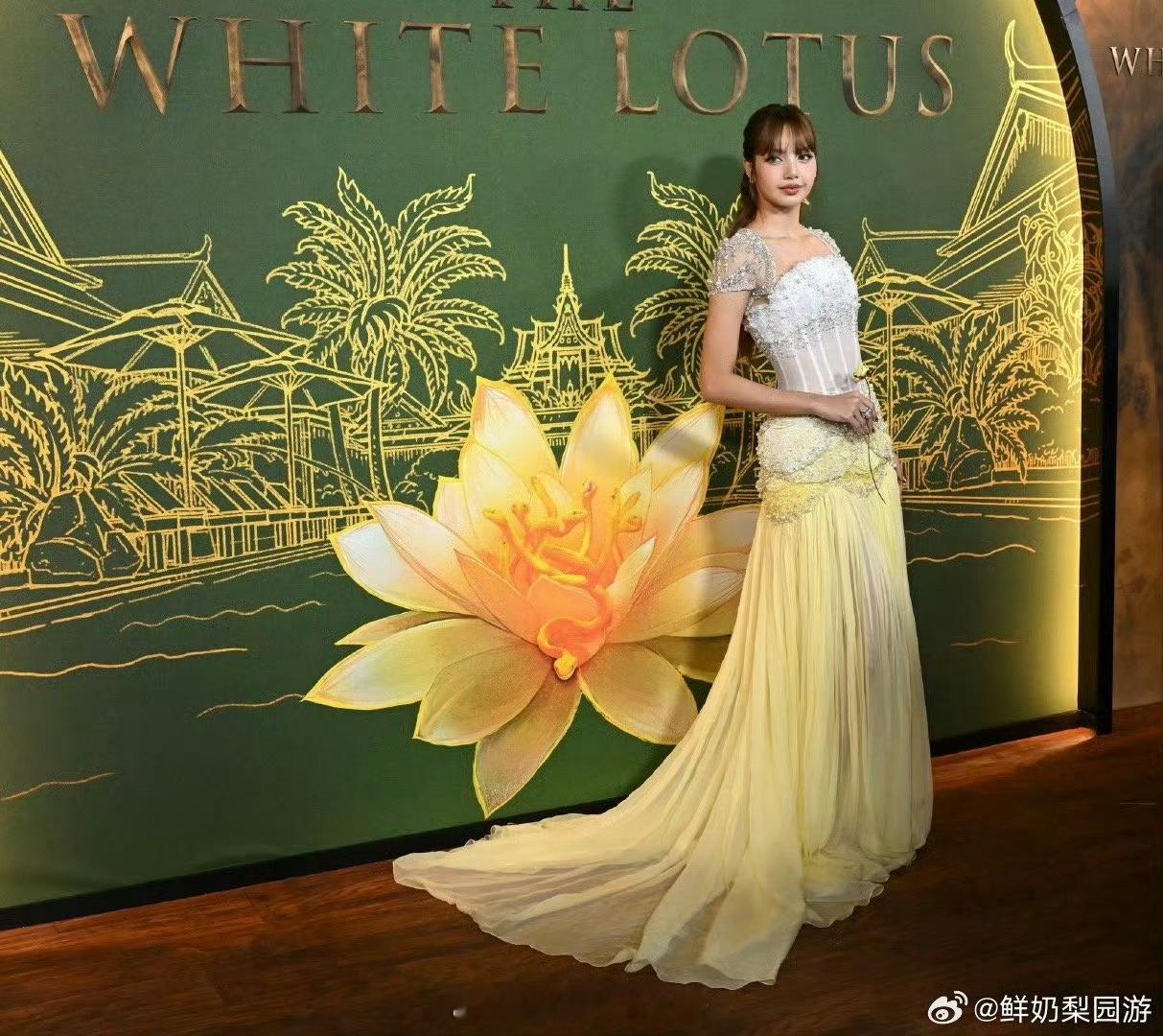 Lisa白莲花度假村首映礼造型，感觉状态挺好的啊 