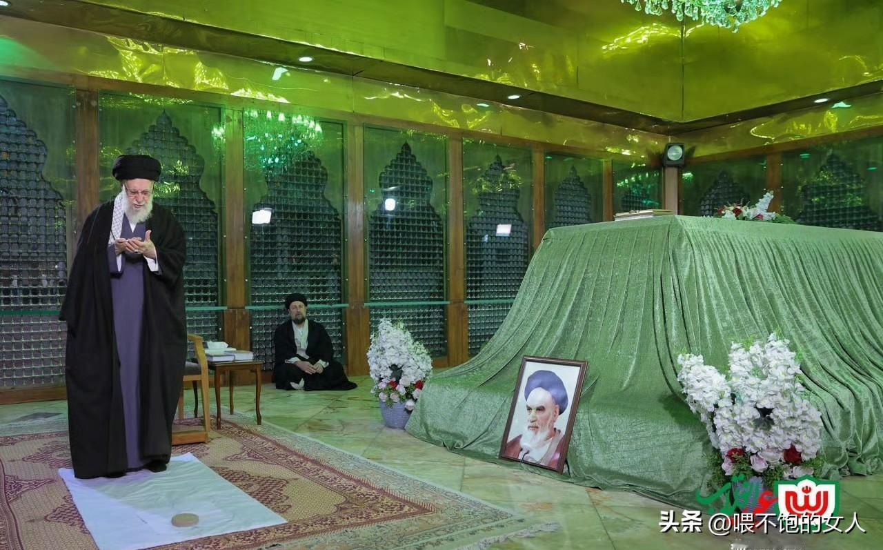 哈哈！[捂脸]
哈梅内伊，这不是没进地堡吗？轻松的很！
昨天还去瞻仰了鲁霍拉·霍