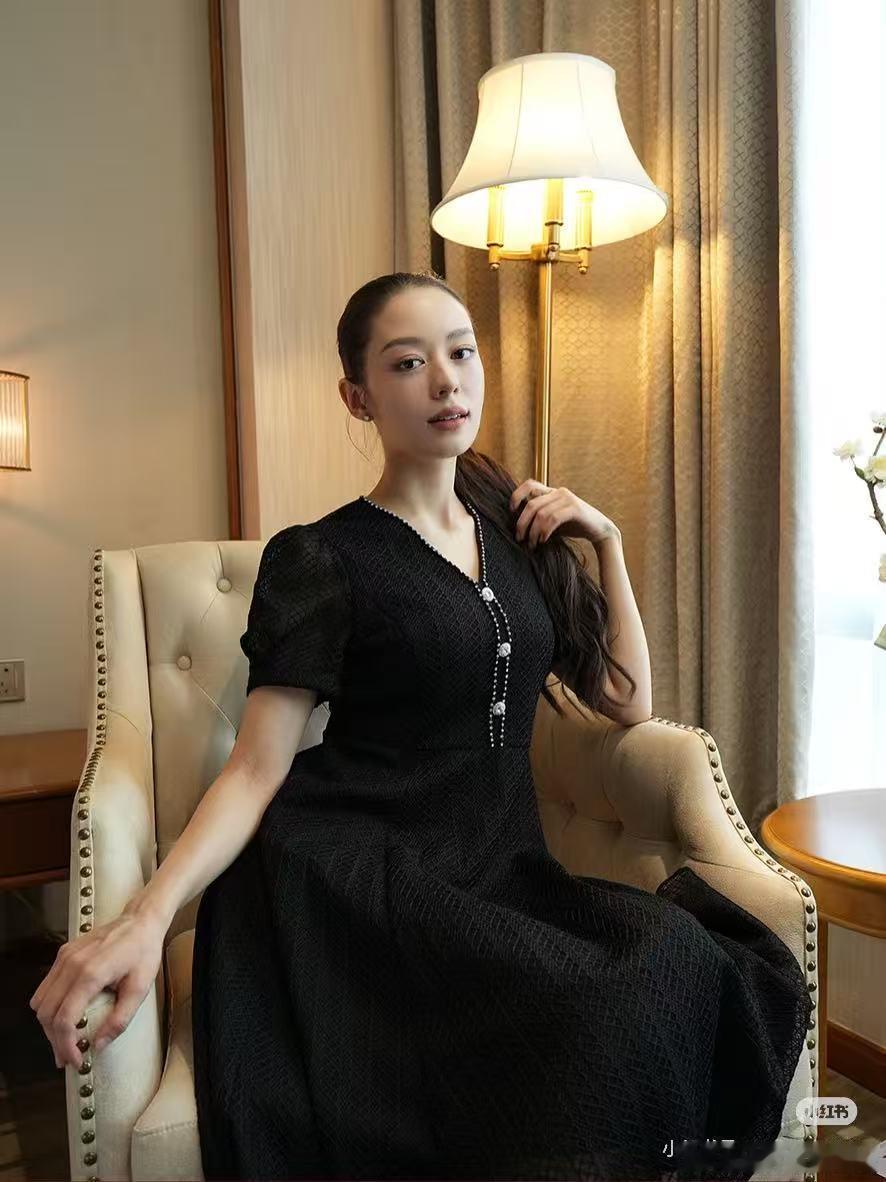 热搜预定！缪斯女王神秘嘉宾揭晓——吉娜！从古典音乐厅到万人体育场，吉娜首次加盟流