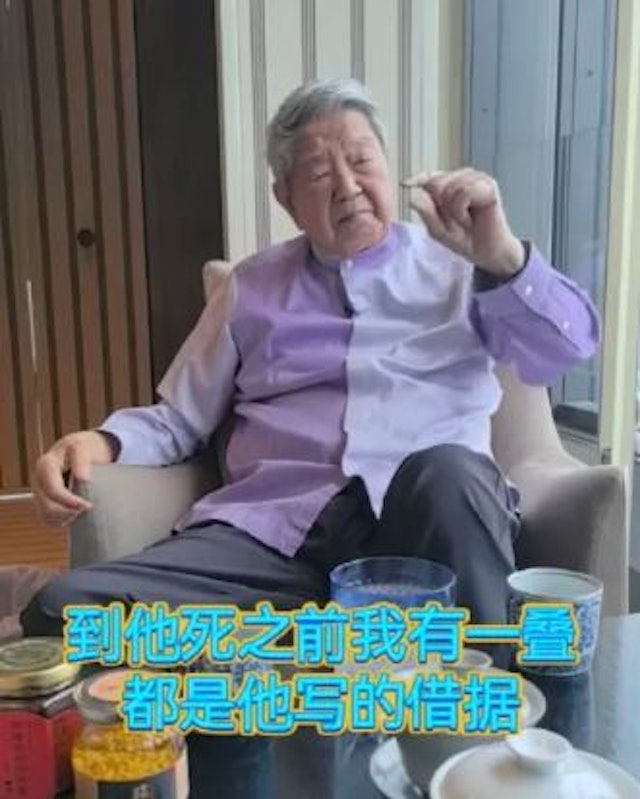 蔡澜最近聊到好友黄霑，他指出，霑叔生前有个怪癖，就是不喜欢在自己家里洗澡，多次到