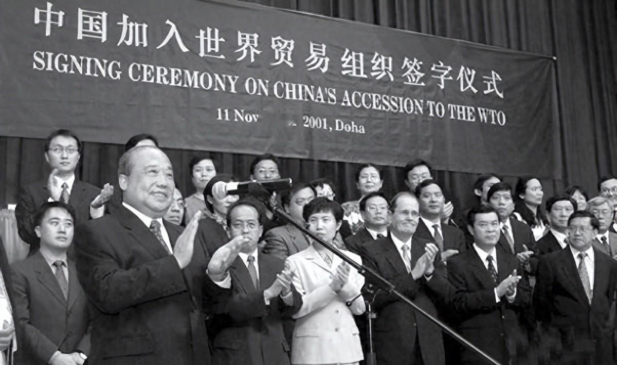 2001年中国加入WTO遭美国国会强烈反对，克林顿为何却亲自站出来力挺？
200