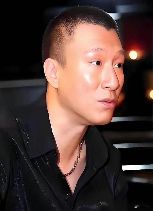 内娱最讽刺的困局：孙红雷消失四年，不是无戏可拍，是演技太好毁了自己
 
整整四年