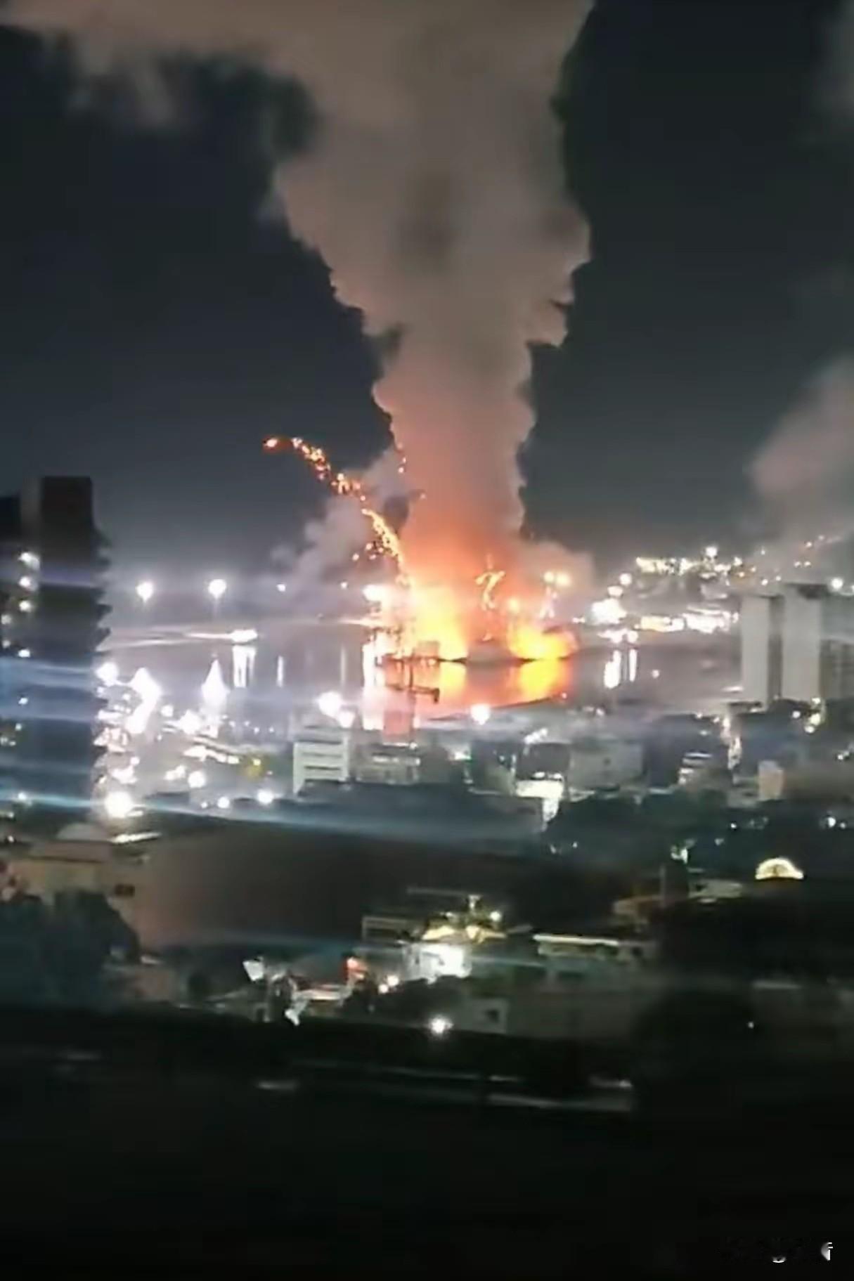 美国霸权主义体现的淋漓尽致，终于忍不住对委内瑞拉动手了！

据法新社报道，美军空