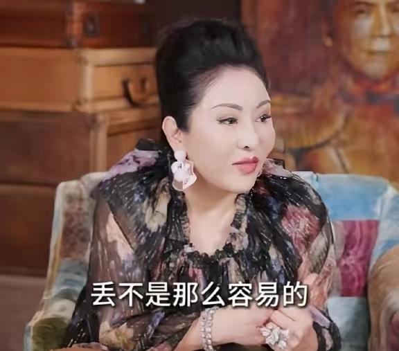 向太陈岚奉劝大家千万不要移民美国，因为她有很多朋友这几年都想离开美国回来
 
向