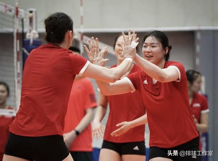 江苏队第五副攻去河南进攻叮咚响 可见江苏副攻不可能差到无法进攻

没有吴 这个江