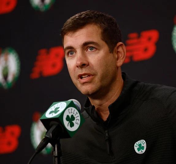 湖人89-111凯尔特人，又是束手无策的一场！

凯尔特人今年这个阵容能打到现在