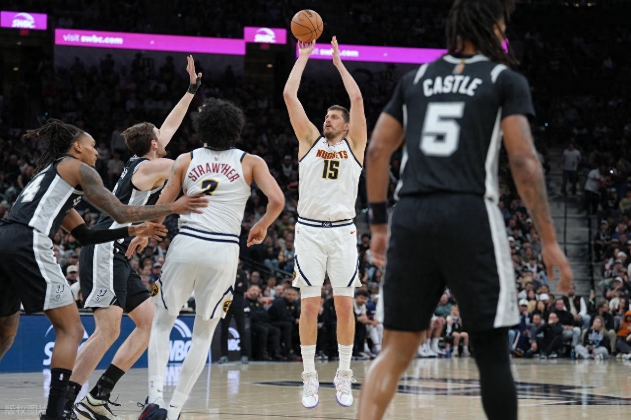 湖人险胜掘金，5大功臣出现，湖人克星14中1，约基奇空砍第2神迹

3月15日，