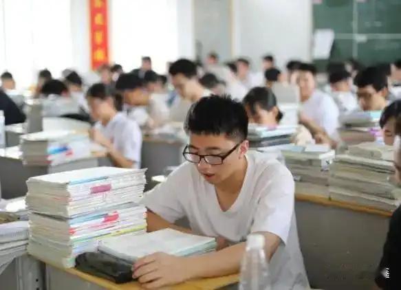 2026高考考生注意！1月22日教育部放出招生重磅新规，6月7日至8日全国统考照