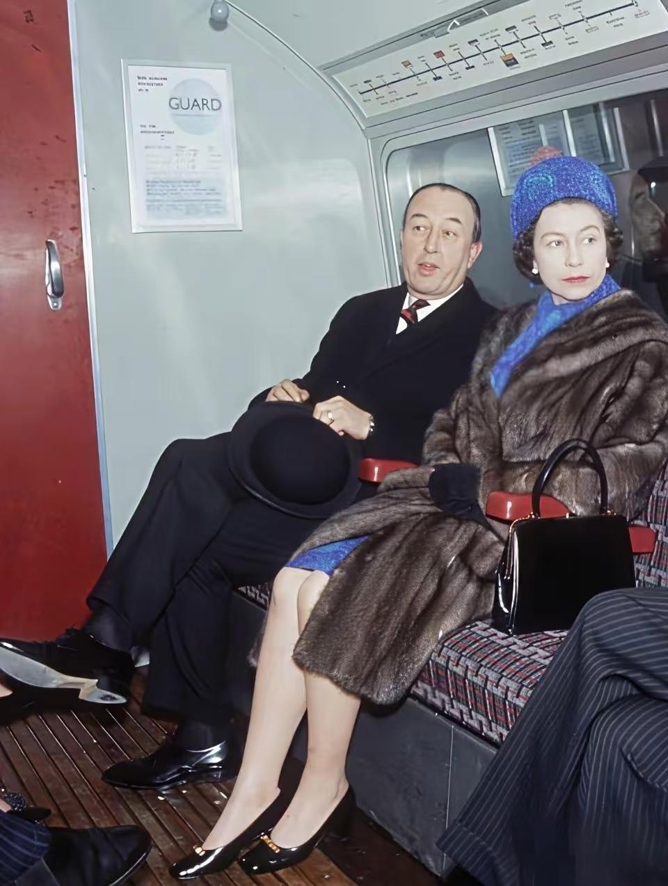1969年3月7日，英国女王女王自1939年后，时隔30年再次乘坐地铁。这天，英