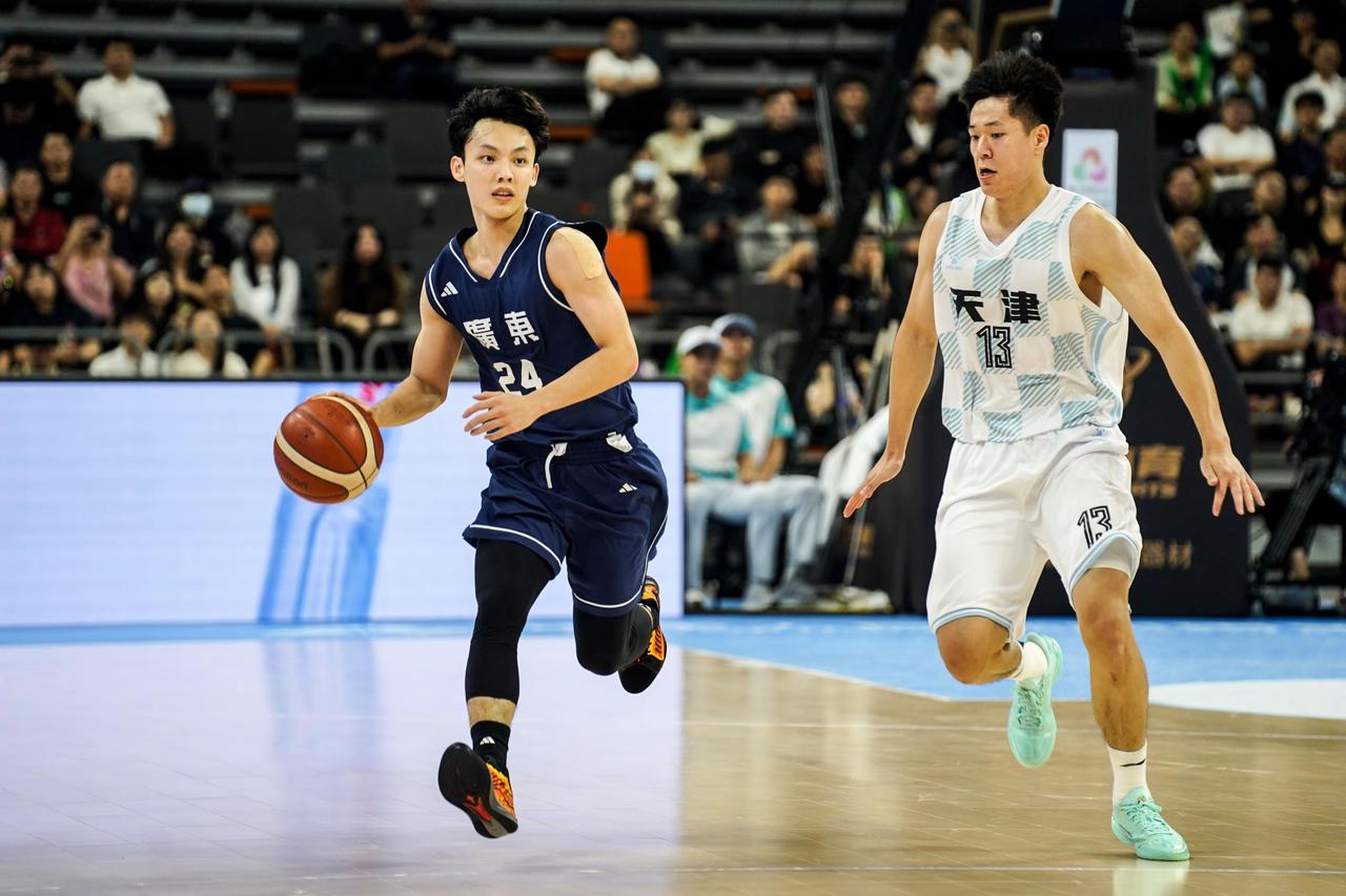 今天的全运男篮半决赛预测如下:
1.四川胜浙江，分差估计会在10-15分，毕竟四