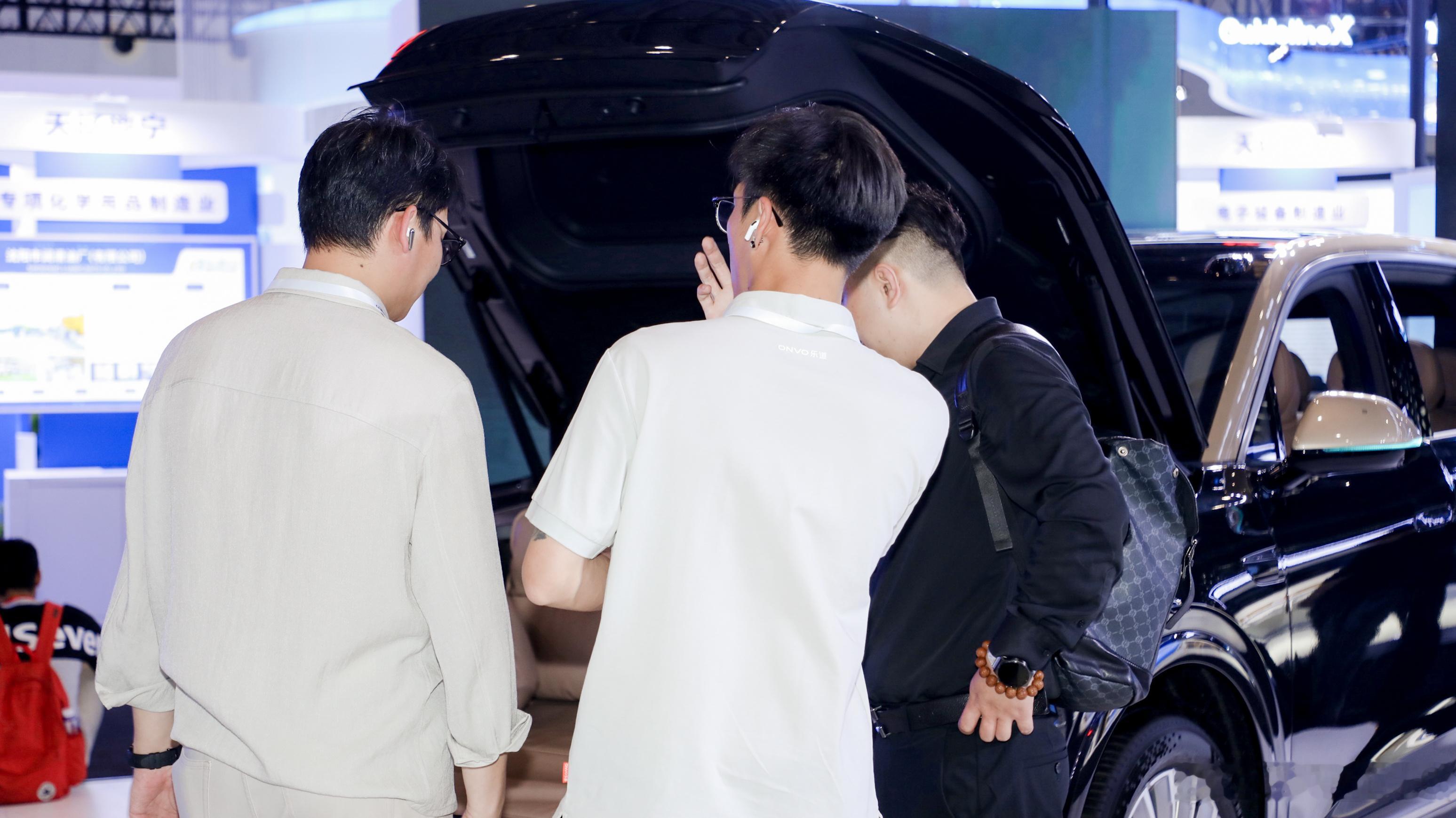 蔚来乐道L90成为第十二届上交会官方指定用车。乐道L90产品力在空间、舒适、效率