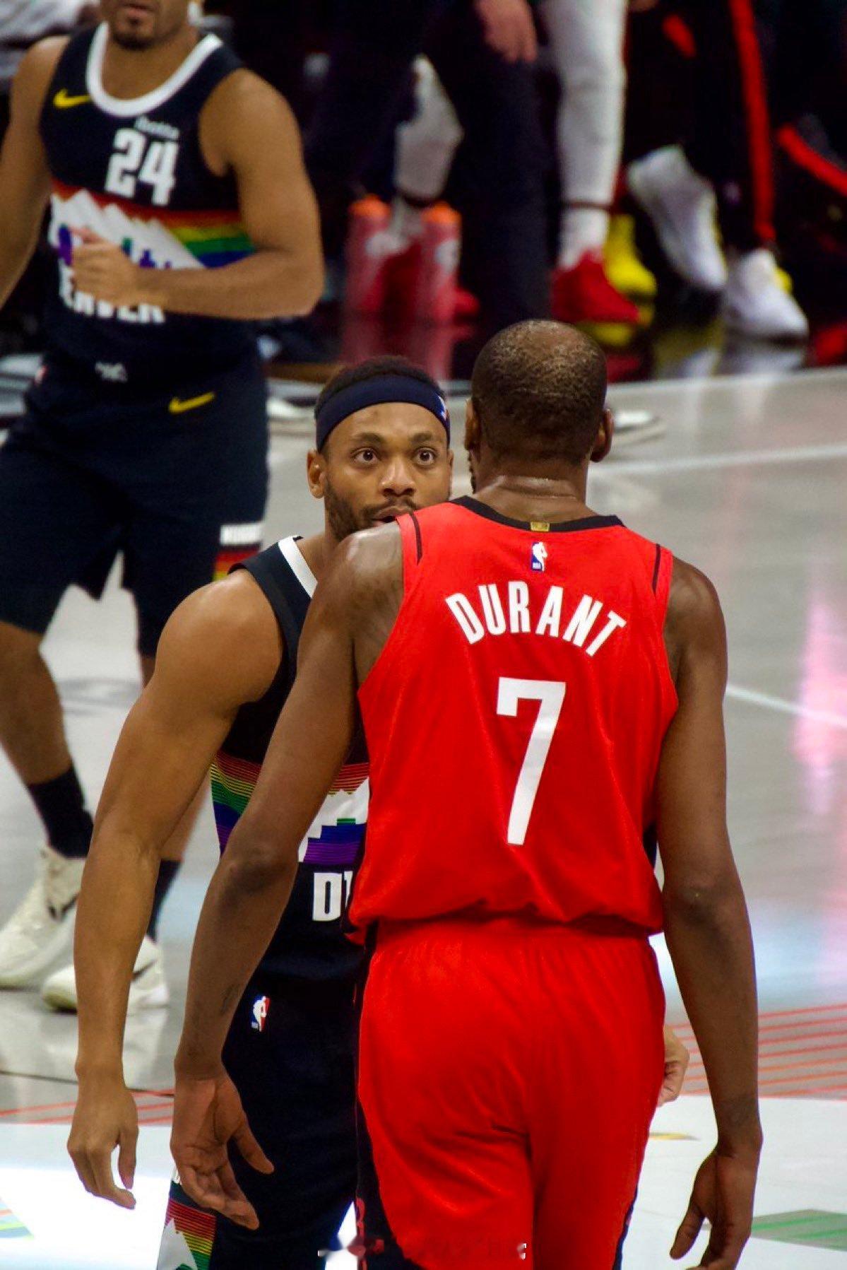 记者： 你打这种高强度比赛已经很久了，如今你有多享受像今晚这样的比赛强度？杜兰特