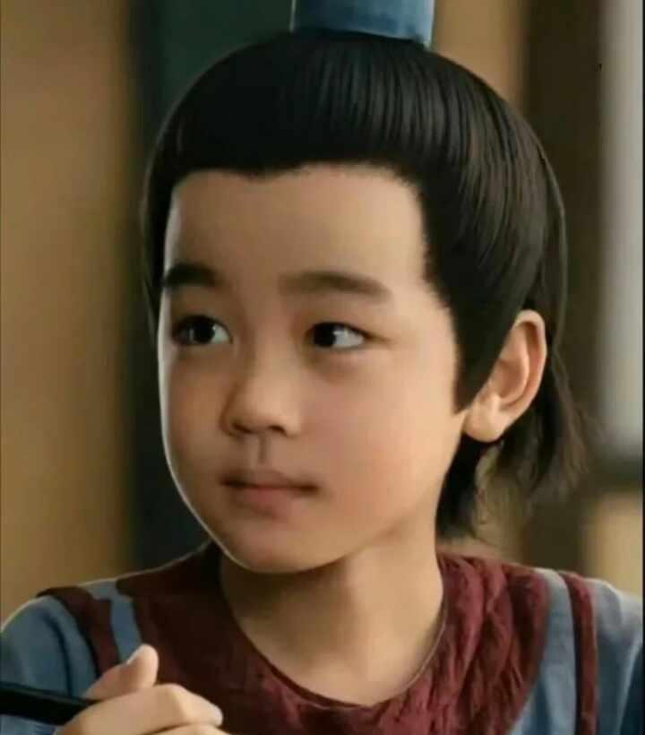 这个小演员好像朴智旻
bts 小范闲 朴智旻
朴智旻和胡彦斌也有点像……神奇的世