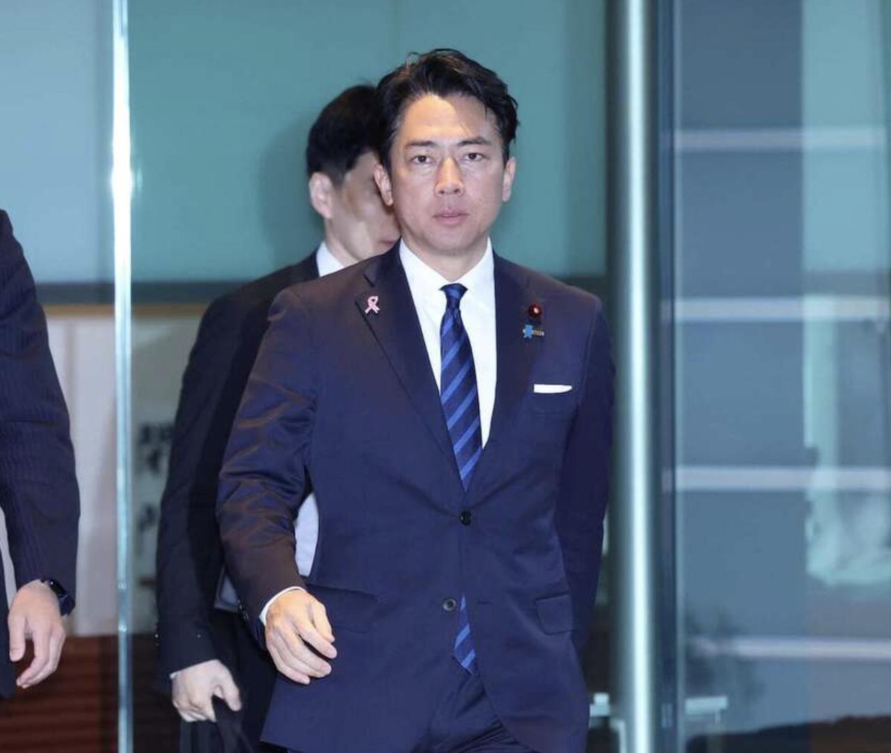 小泉进次郎为与那国岛导弹部署“狡辩”
日本防卫大臣小泉进次郎反驳称：“计划部署的