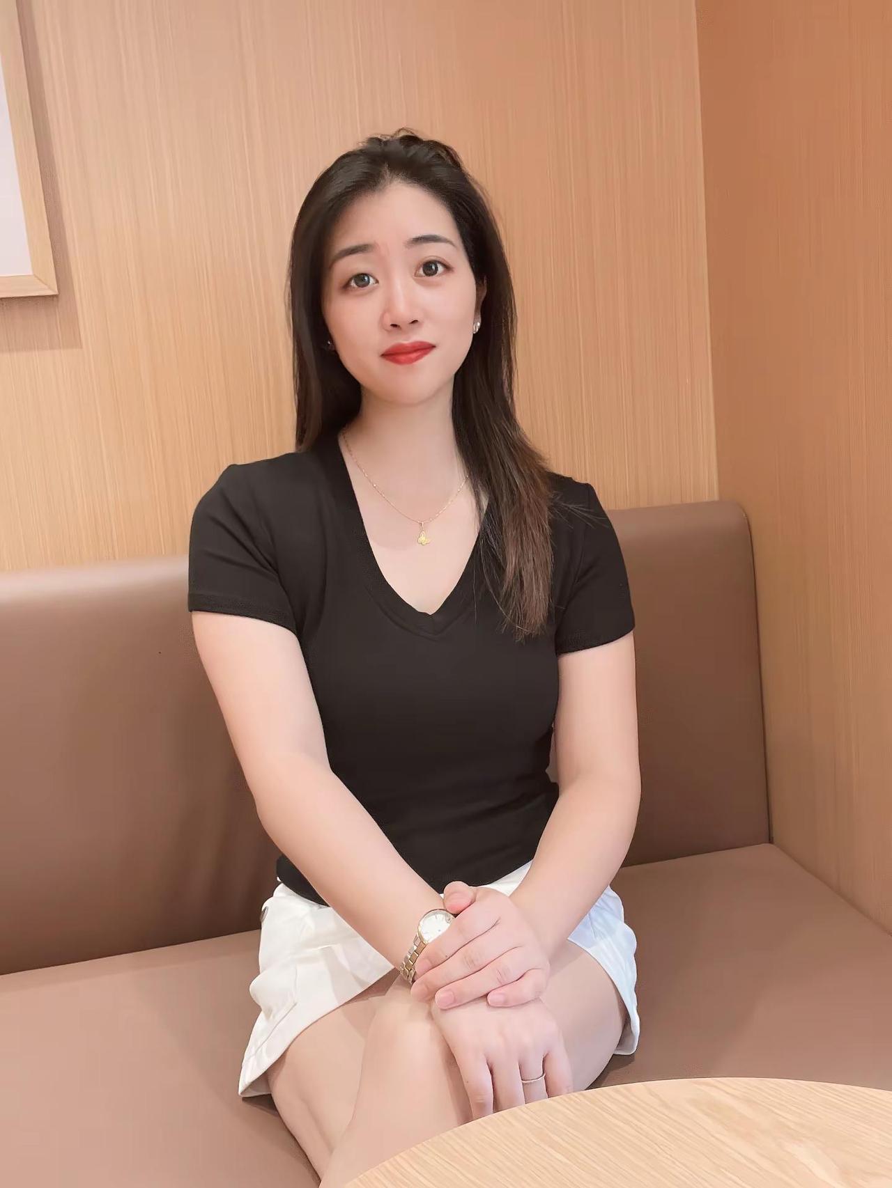 我只想当一个体重很低，余额很多，素质很好，长相很美，能力很强的女人！