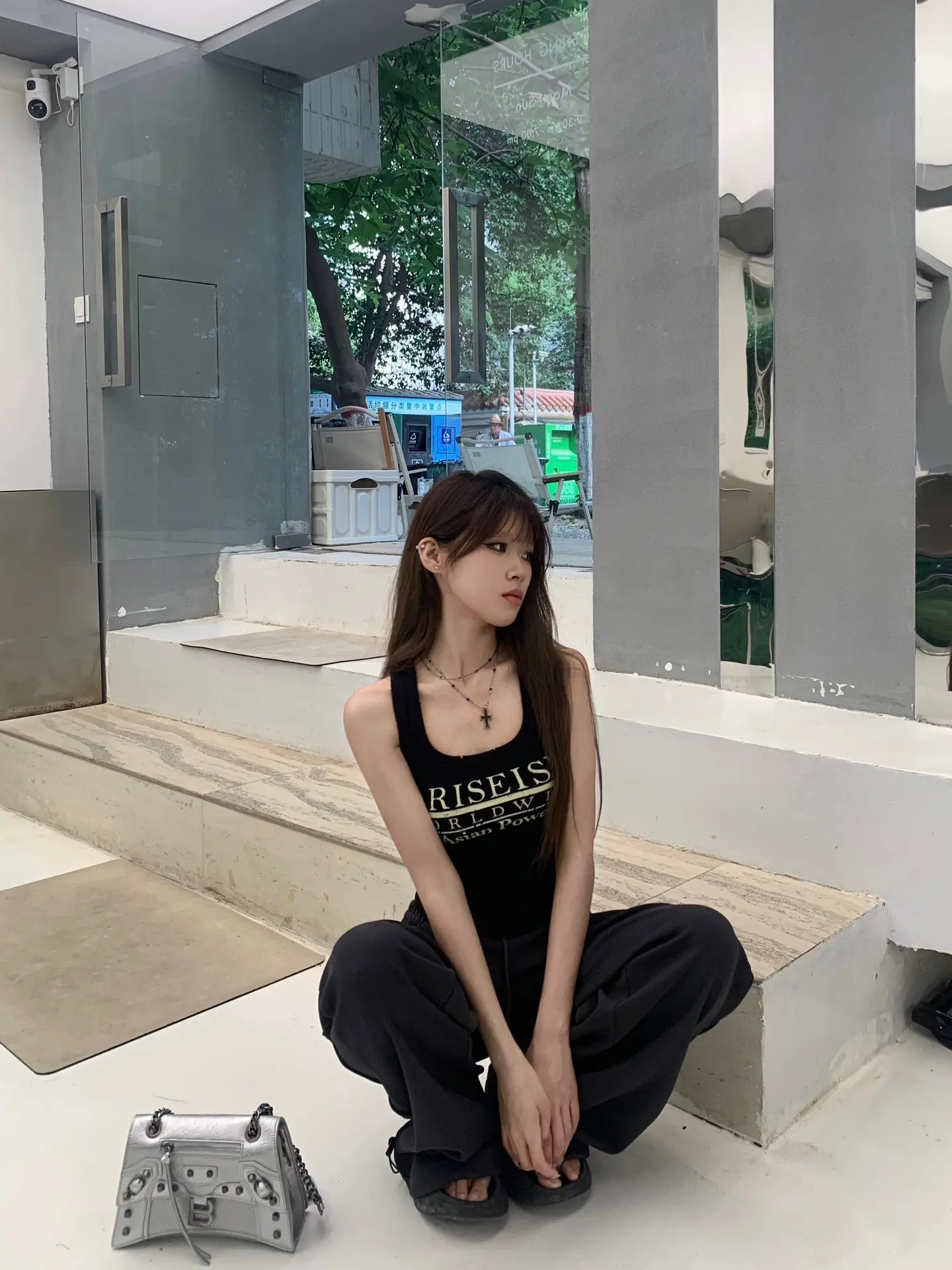 我没什么好不开心的 就活着玩玩什么也没当真