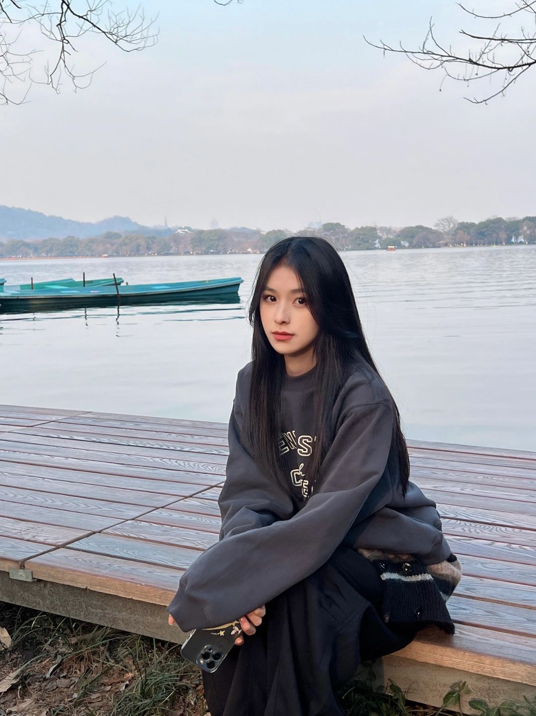 湖边