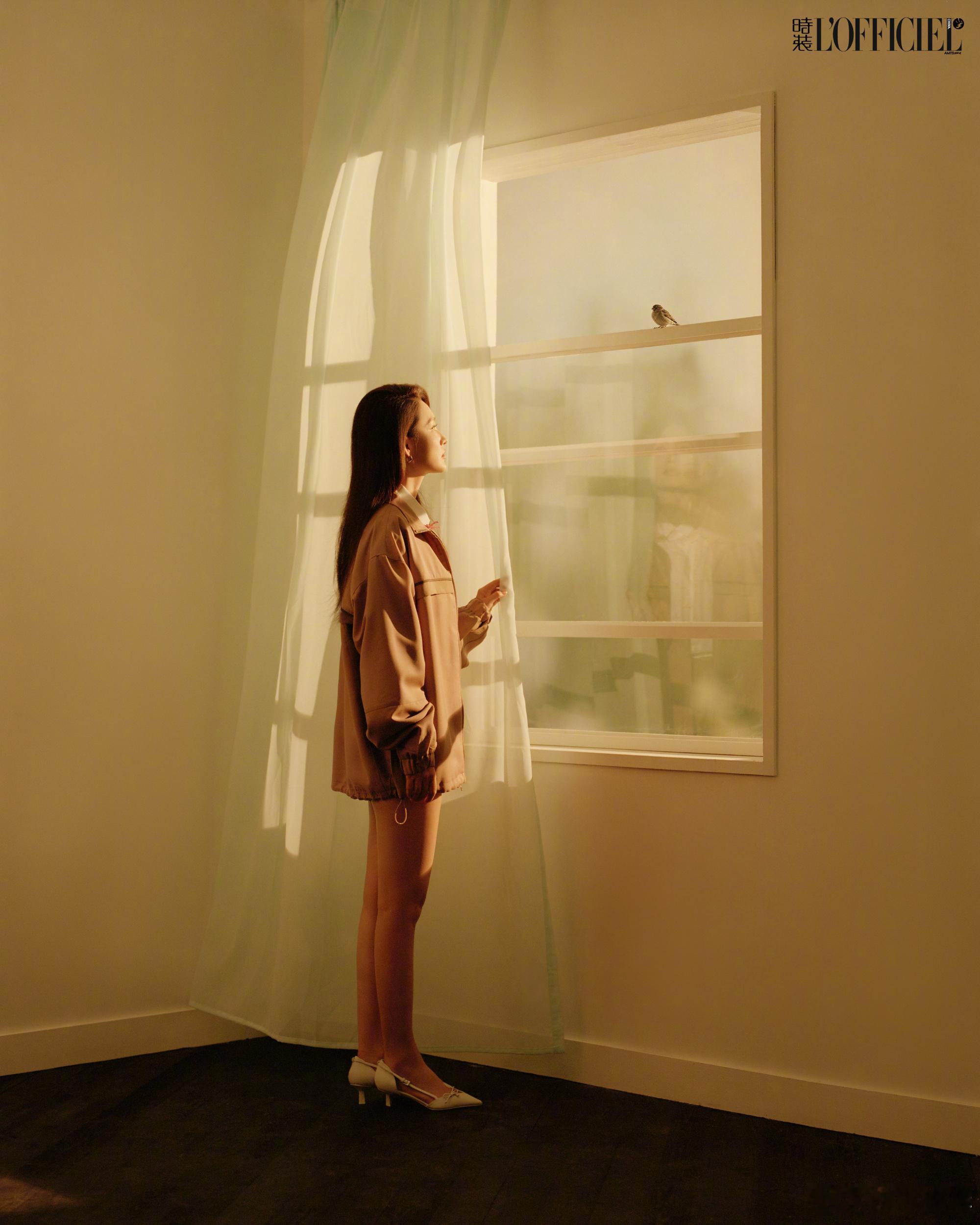 李沁幻视千金归来想看李沁再演一部都市剧 李沁这组图的“千金感”直接溢出屏幕了，眼