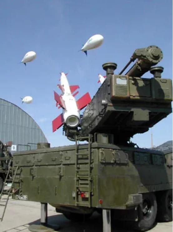 历史是惊人的相似，当年是希特勒逼犹太人四处逃命，现在是犹太人自己四处保命。

麻