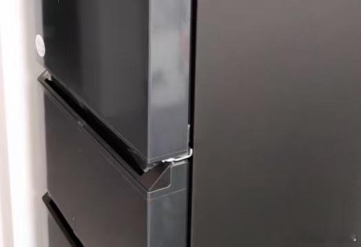 家电不撕膜会有哪些影响 最明显的就是经历时间的流逝之后老化留胶了！没错！留胶，开