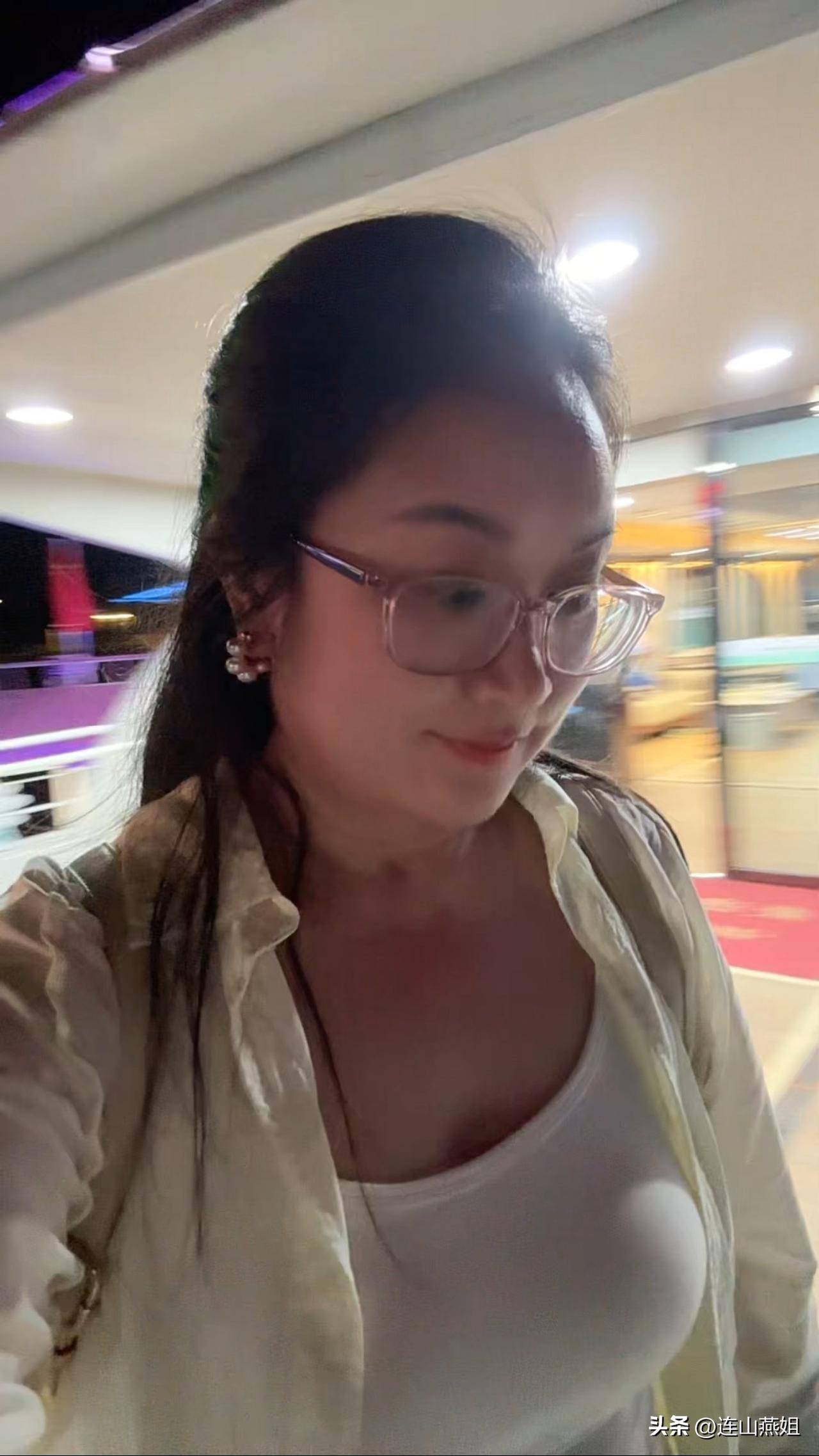 这是清远北江，公司聚餐来到北江吃河鲜。

吃的没有拍照，都是鱼虾这些我吃了会过敏
