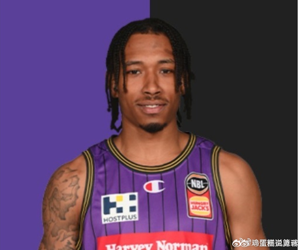 CBA[超话] 前辽宁男篮外援杰伦亚当斯加盟四川男篮。 ​​​