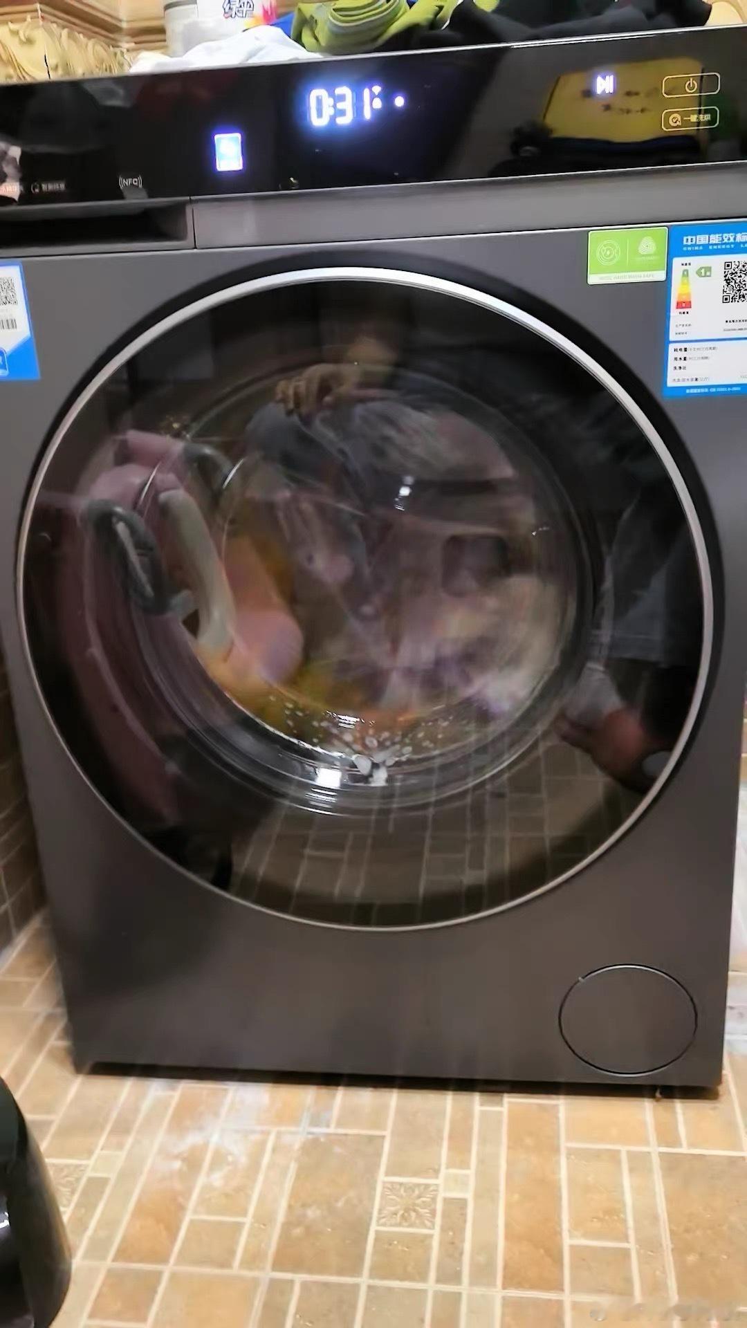 AI直驱电机精准控速，羊毛衫洗后不缩水以前羊毛衫只能送干洗店，花钱又麻烦。云溪4