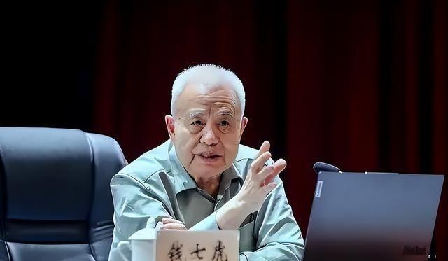 国外军事专家说，若美俄打起来，全球会有50亿人死亡。
中国核威慑靠多层防护，第一