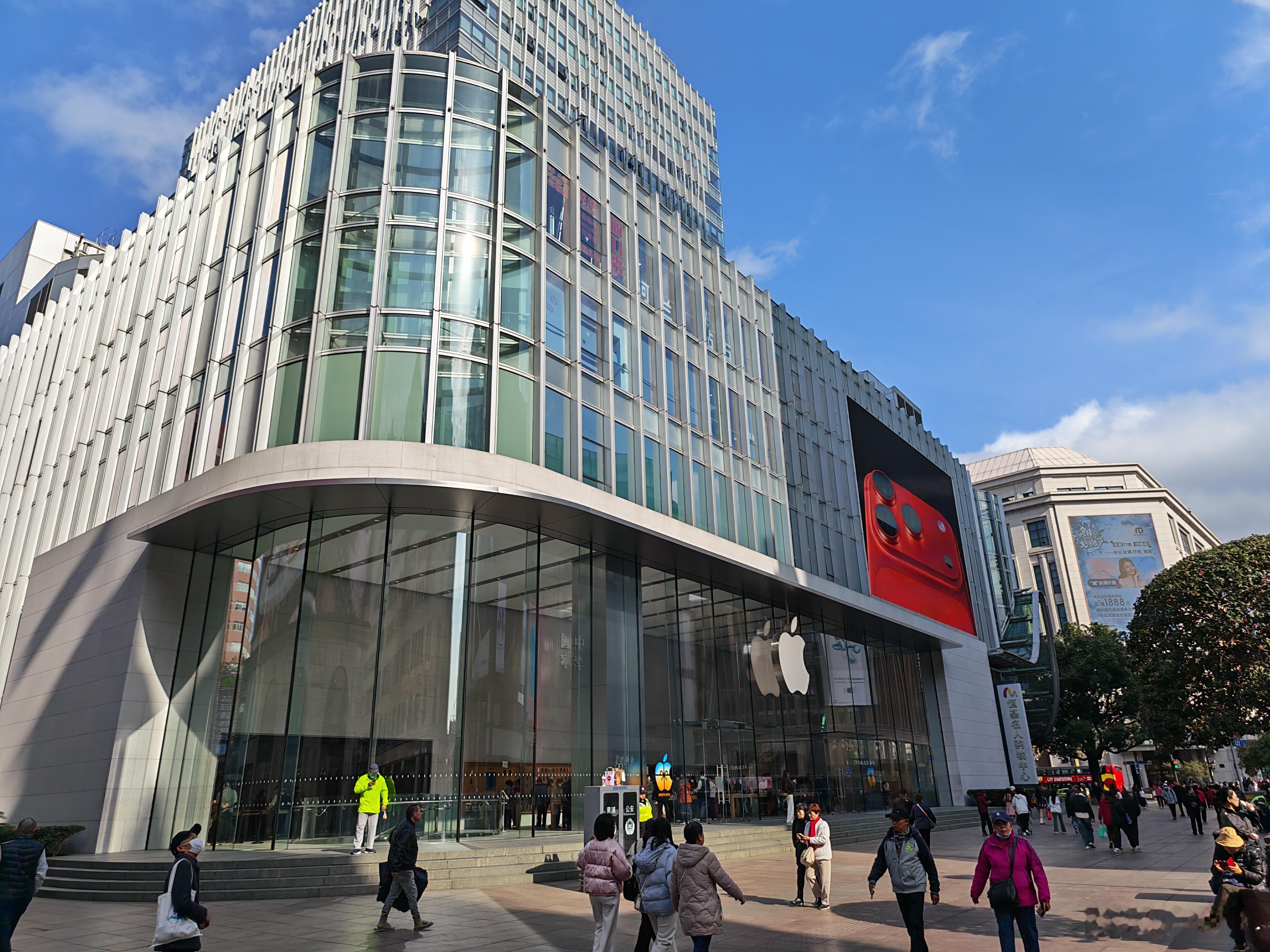 你的手机也能秒变AI手机 其实成不成为AI手机取决于AI系统层面和权限的开放。其