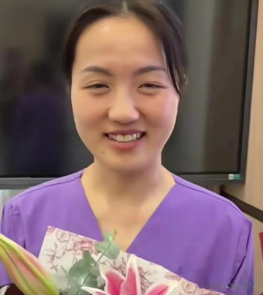 海边生死4分钟！90后护士夫妻偶遇溺水女子，专业出手直接救回一命
 
好人有好报