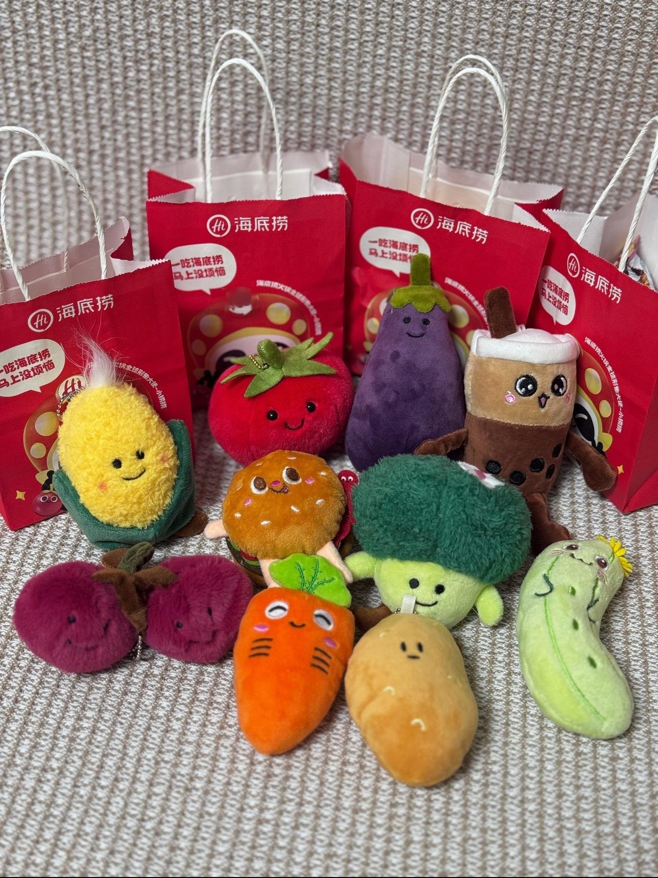 刷到海底捞礼物 员工罚款购入热搜，真没必要跟风夸大。整件事全程没有正规权威媒体下