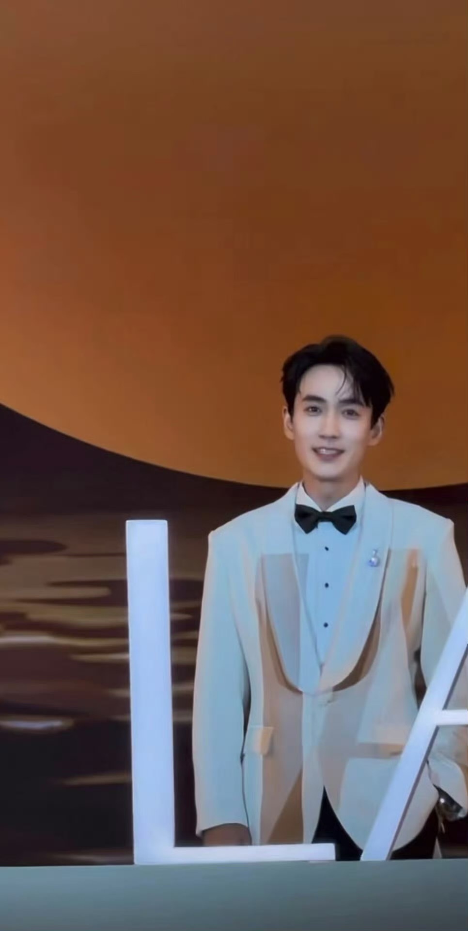 一想到他是缓缓升上来的整个一个i人猎杀时刻开启🔛 