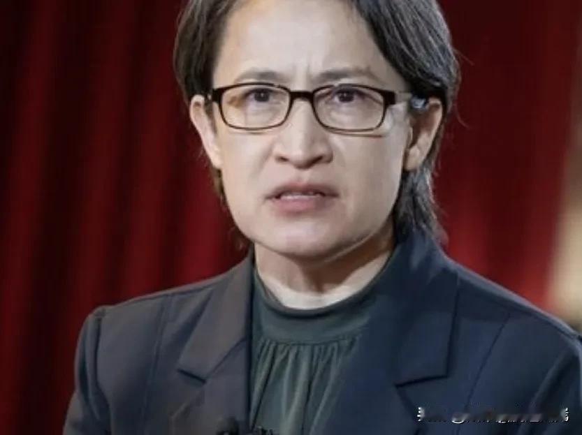 萧美琴近期接受媒体采访时，再度发表极具分裂倾向的危险言论。她对外宣称，台湾必须对