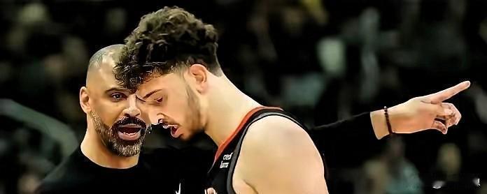 给杜兰特无限开火权就能赢球？
太阳刚用实战证明这是错的。
末节75%出手权砸