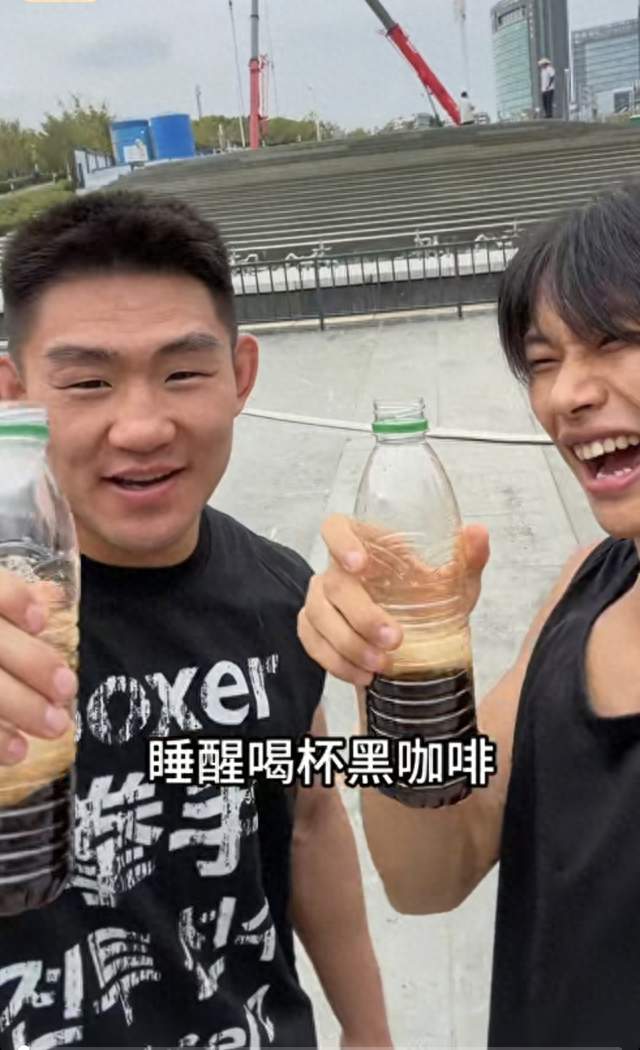 跟UFC拳手练一天有多狠？宋亚东的“自律局”打醒了多少躺平的人