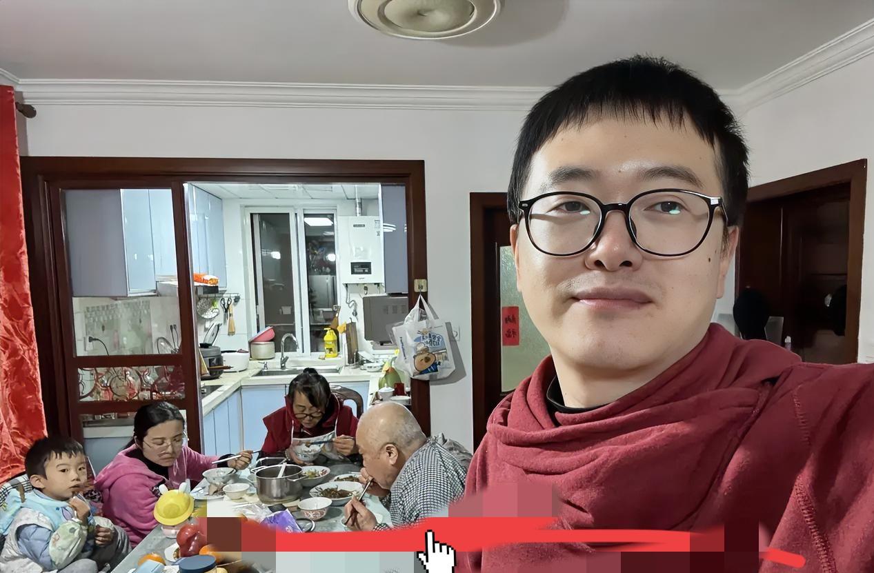 昨天劝了一顿架，避免了互相大打出手，更避免了进局子。一个保安，一个外卖小哥。说实