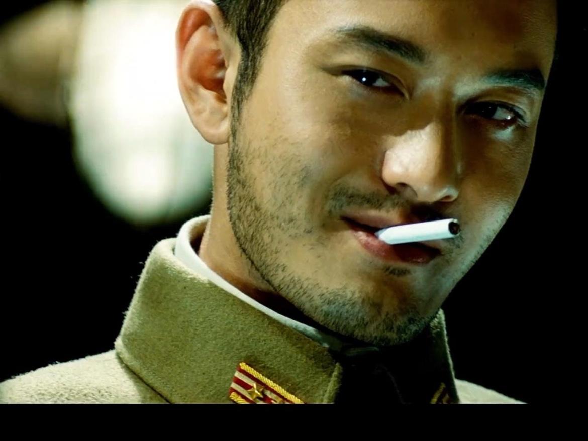黄晓明接受采访时，大方坦承自己没有表演的天赋，

可是他饰演的一些角色还是挺成功