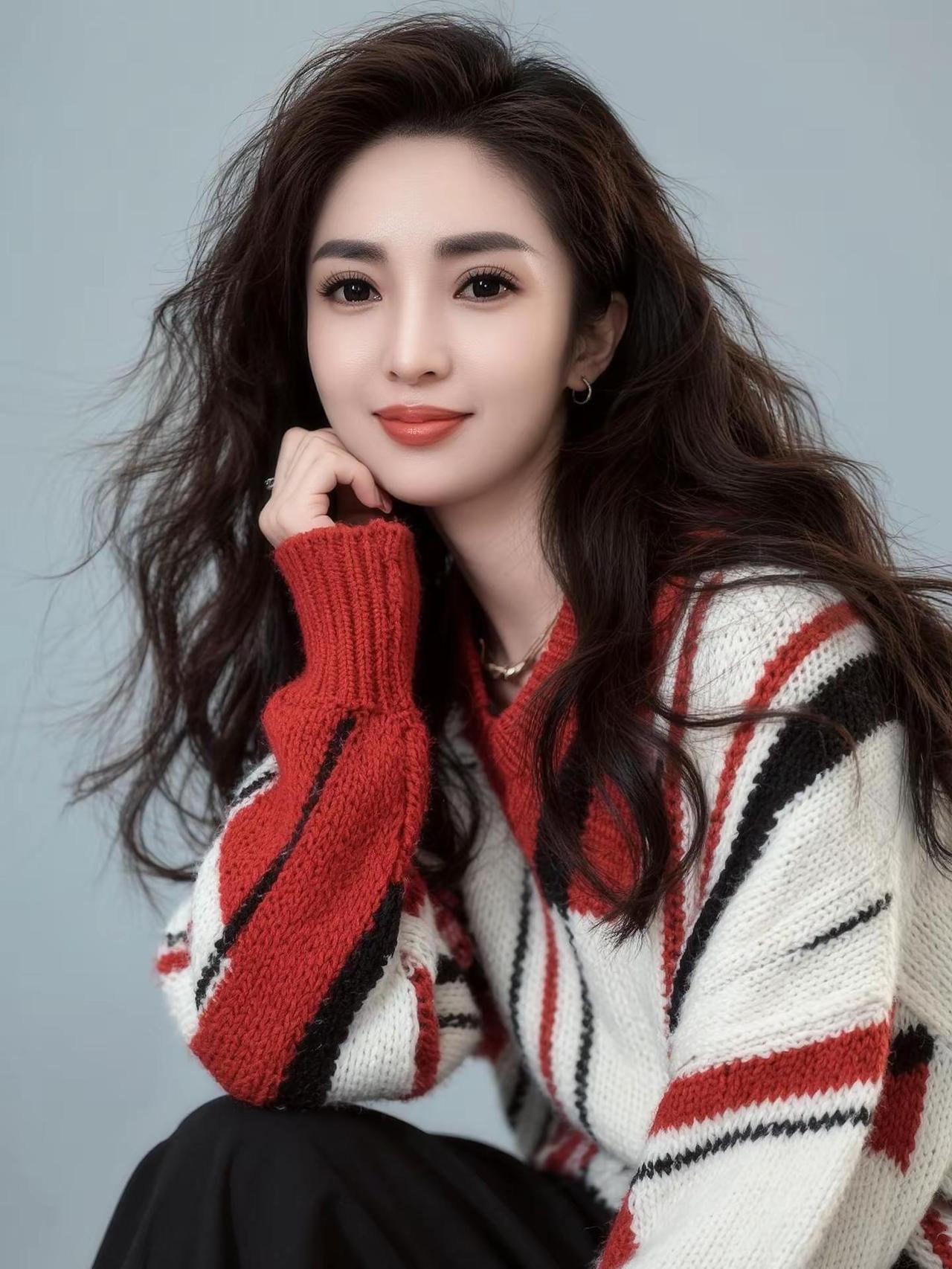 今日穿搭灵感放送，简约不简单的单品，轻松打造高级感，让日常穿搭也能成为街头风景线