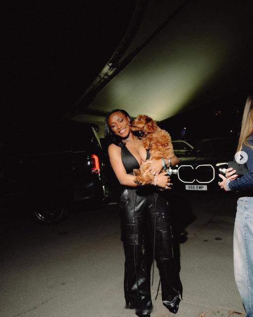 萨卡女友托拉米-本森更新社媒晒照 英超联赛 阿森纳著名教授 ​​​