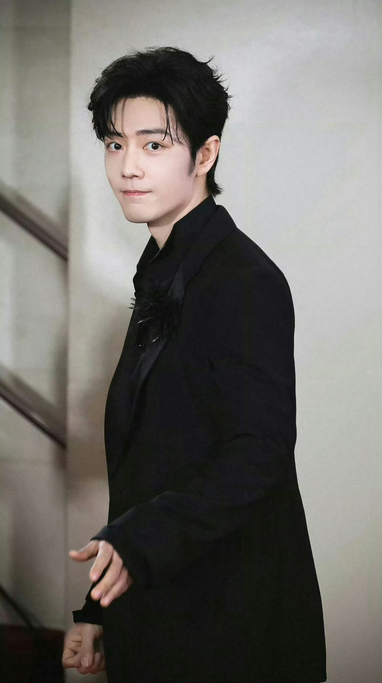 这个肖战完全建模俊美咖来的！！！肖战大影节生图肖战兰晓龙孔笙一起走红毯