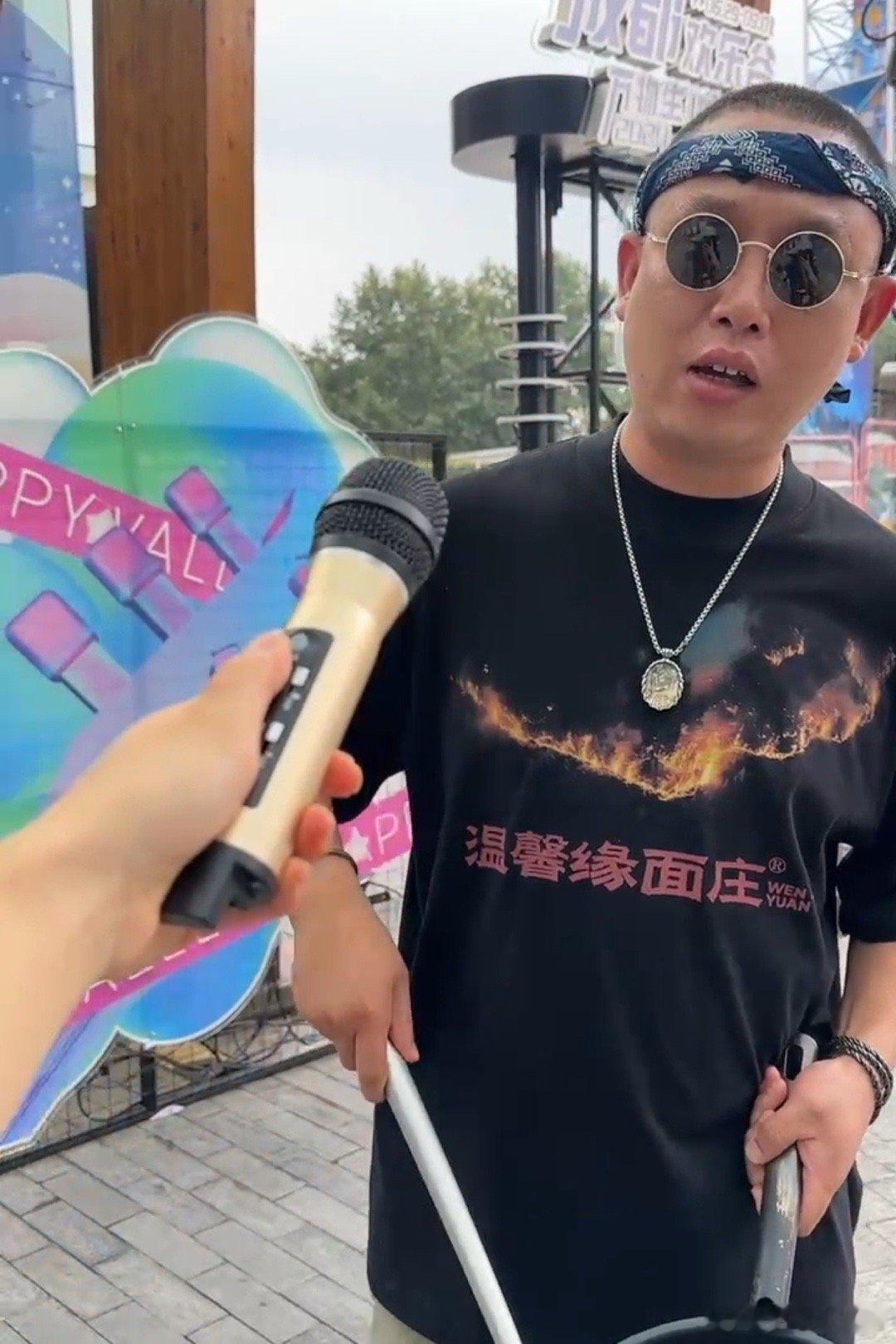 #成都gai浇饭演我精神状态#本尊来了都得看看是不是在照镜子啊，这一举一动，简直