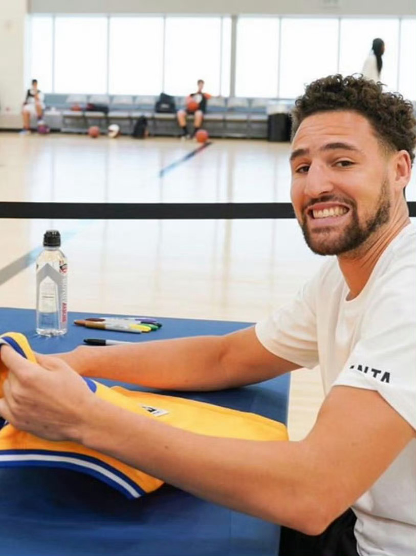 克莱汤普森终身合同我说真心话 安踏这波真的很暖人和克莱签约终身合同真的值得粉的国