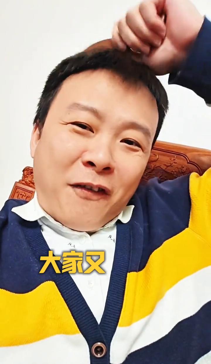 甄子丹越是大方夸吴京，网友就越想翻出当年他把吴京打得有多狠。
那场巷战，吴京的刀