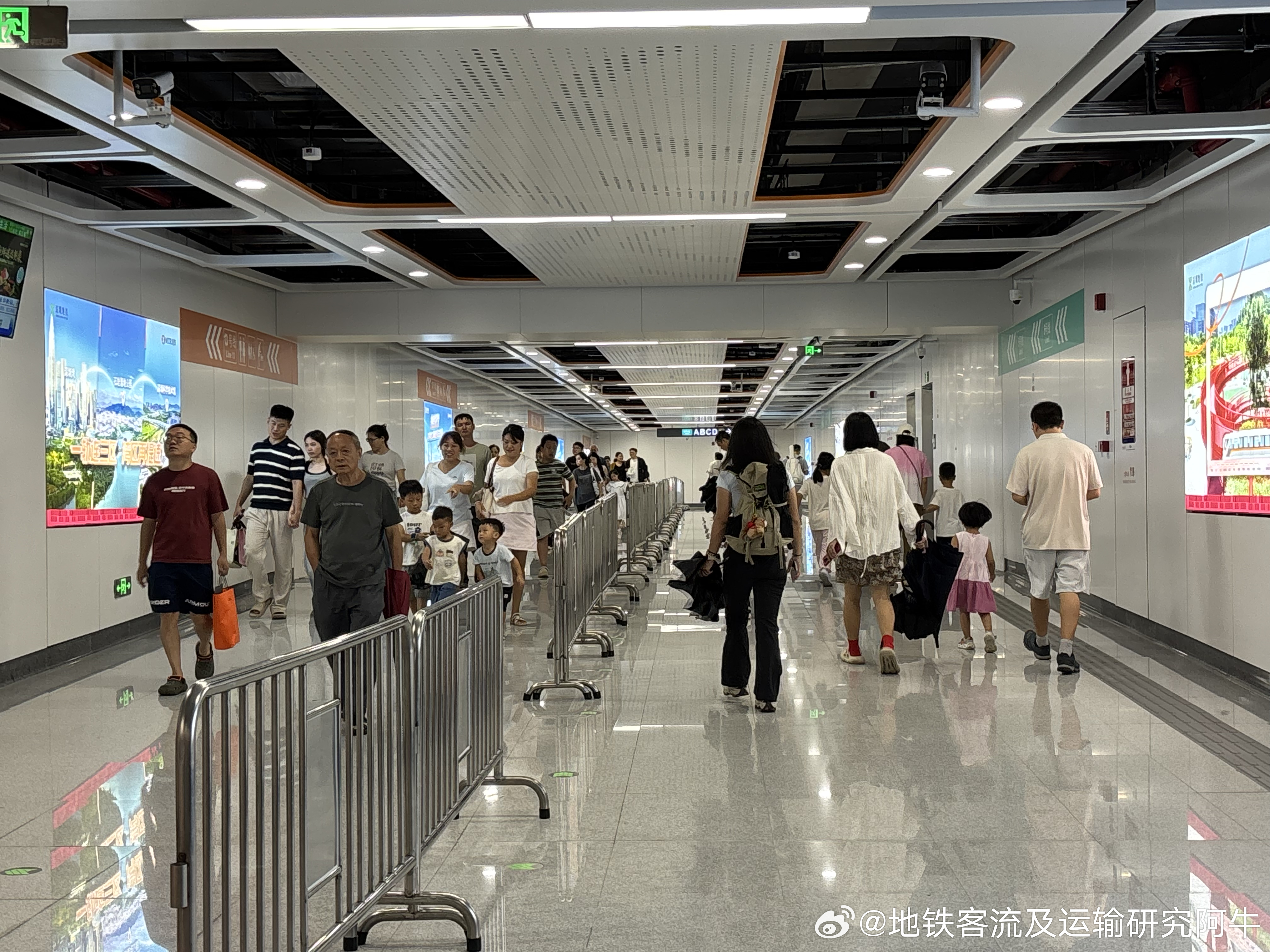 【深圳地铁】网友：2026-06-28（周日，阴雨）深圳地铁13号线二期北段开通