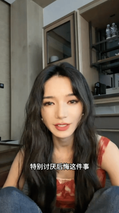 代斯后悔没有为自己战一把 代斯淘汰的时候没有抱怨赛制，没有怪任何人。她后悔的是自