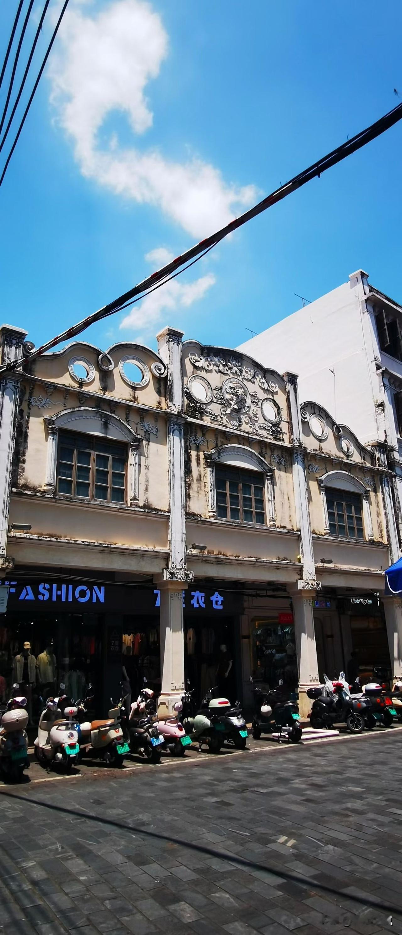 【小对联】
上：店面；
下：……？