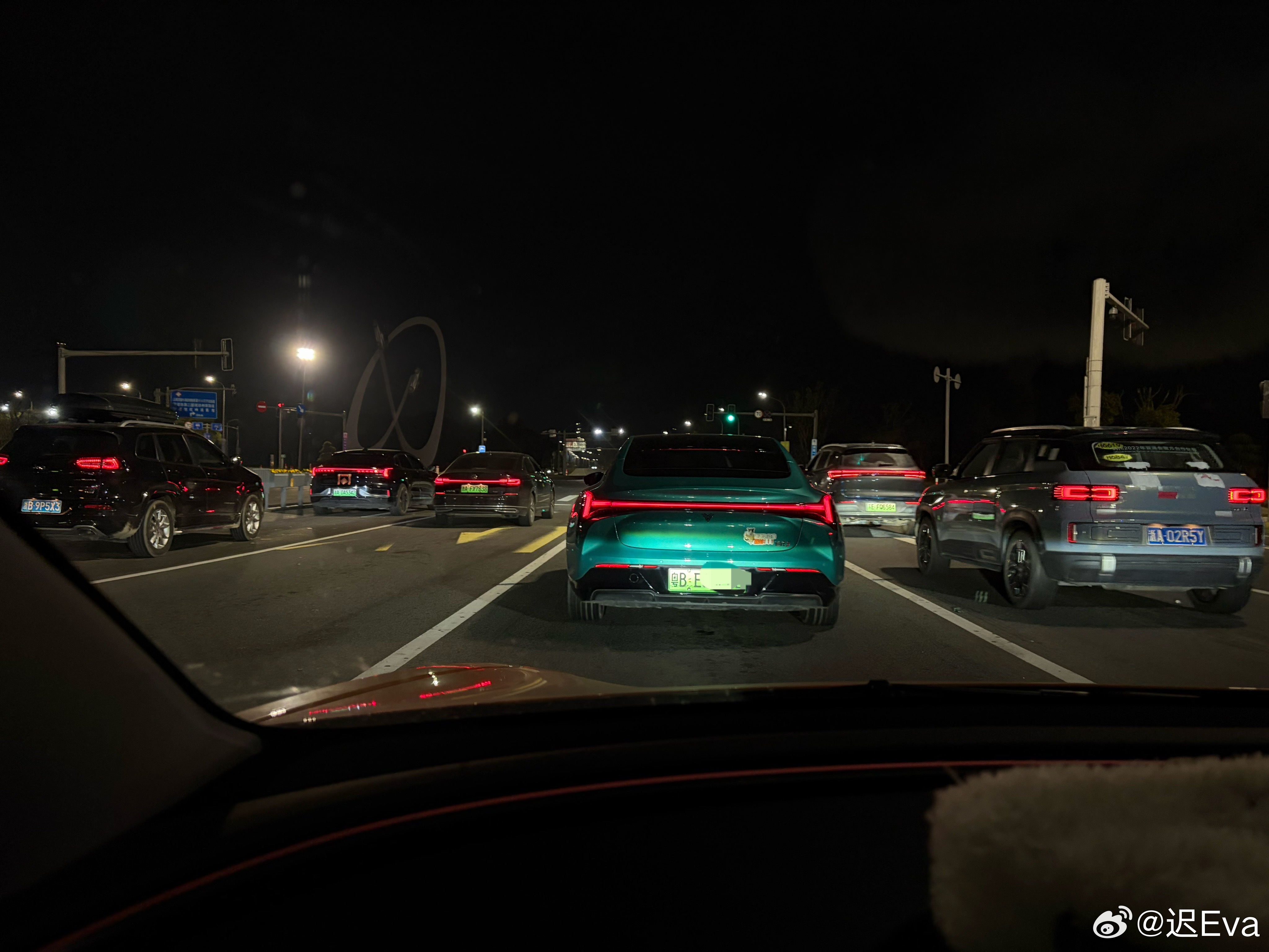 在湾里能遇到一台粤B的车是有多开心